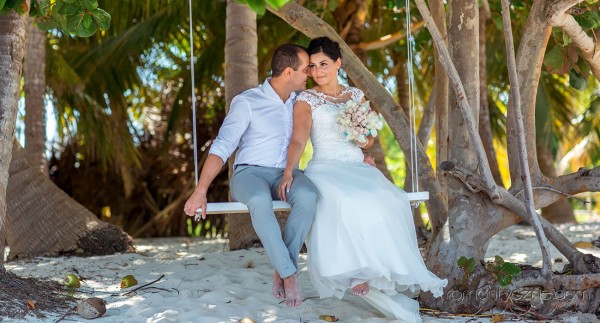 Nieszablonowy ślub na tropikalnej plaży, Karaiby