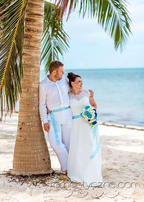 Śluby za granicą na tropikalnej plaży, zagraniczne podróże poślubne