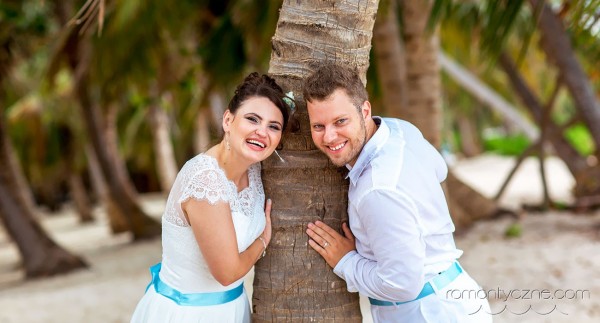 Zaręczyny na tropikalnej plaży, podróże poślubne na Karaibach