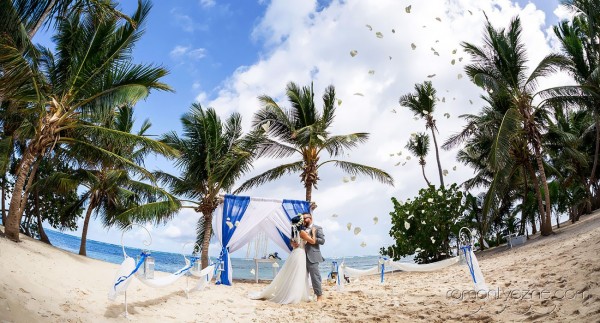 Ceremonie ślubne na prywatnej plaży, tropikalne śluby