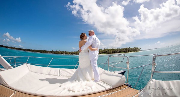 Zaręczyny na tropikalnej plaży, zagraniczne podróże poślubne