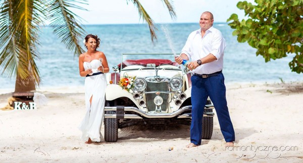 Śluby za granicą na tropikalnej plaży, romantyczne ceremonie