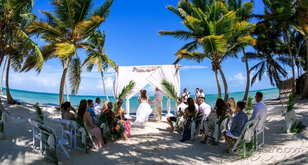 Nieszablonowy ślub Dominikana, wesele z gośćmi