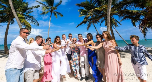 Śluby z gośćmi na prywatnej plaży