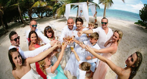 Zaręczyny na tropikalnej plaży, romantyczne ceremonie