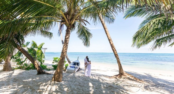 Ceremonie ślubne na tropikalnej plaży, Karaiby