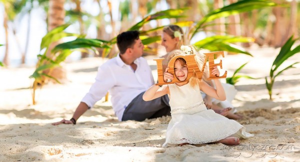 Śluby oficjalne na tropikalnej plaży, zagraniczne podróże poślubne