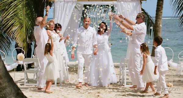Śluby symboliczne na prywatnej plaży, tropikalne śluby