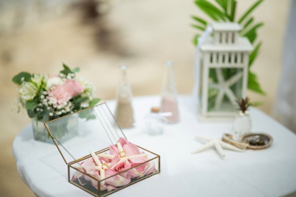 dekoracja ślubnego stolika