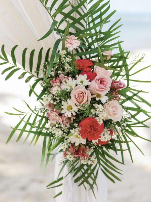 dekor z naturalnych kwiatów