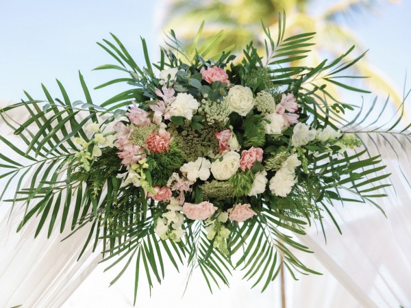 dekor z żywych kwiatów małej wielkosci