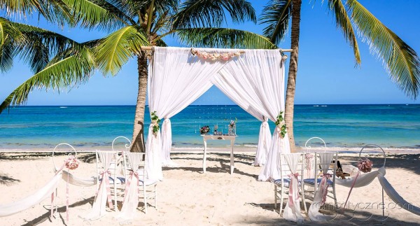 Śluby oficjalne, Dominikana