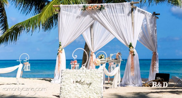 Śluby oficjalne na dominikańskiej plaży