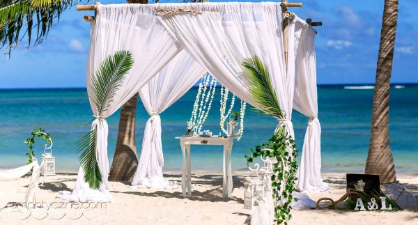 Ceremonie ślubne na karaibskiej plaży