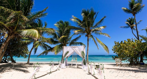 Ceremonie ślubne na karaibskiej plaży