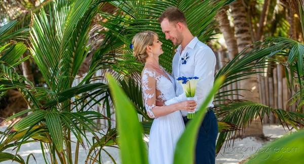 Nieszablonowy ślub na tropikalnej plaży, podróże poślubne na Karaibach