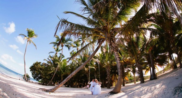 Zaręczyny na tropikalnej plaży, romantyczne ceremonie