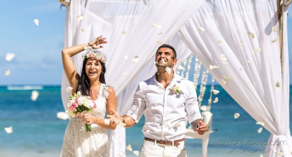 Śluby za granicą na prywatnej plaży, zagraniczne podróże poślubne