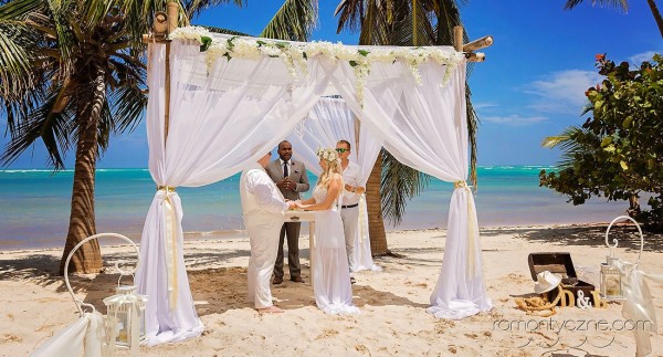 Ceremonie ślubne na rajskiej plaży