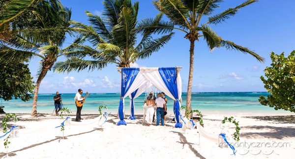 Śluby oficjalne na rajskiej plaży