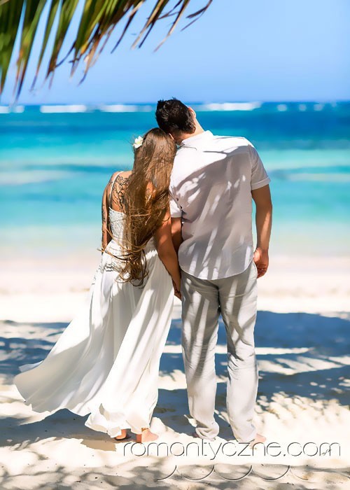 Prywatna plaża dla nowożeńców i zakochanych