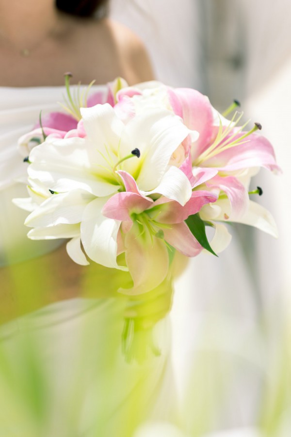 bukiet ślubny z lilii