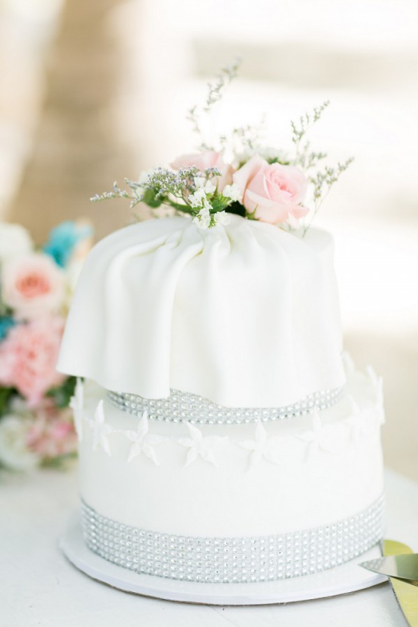duży tort ślubny